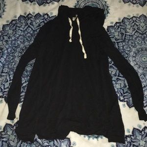 Maturnity sweatshirt—- very thin